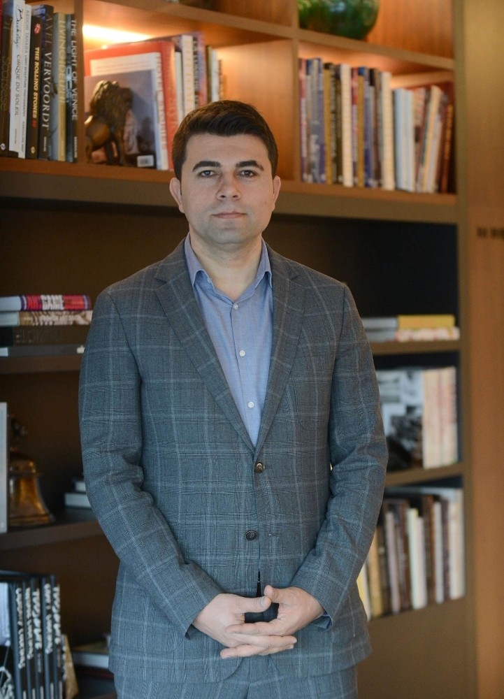 Sosyal mesafeli mağazacılık uygulamasıyla showroomlarını yeniden açıyorlar 