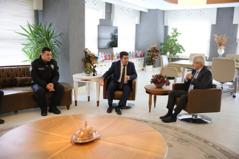 “Sosyal mesafeli” ziyaret 