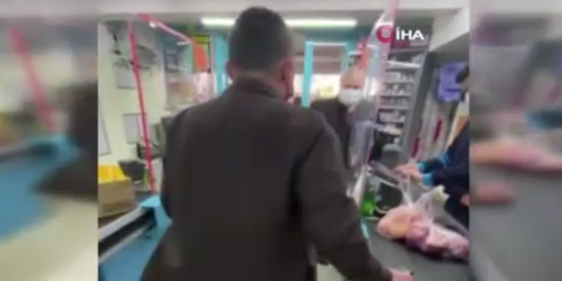 'Sosyal mesafeye uy' diyen adamı tehdit etti! 