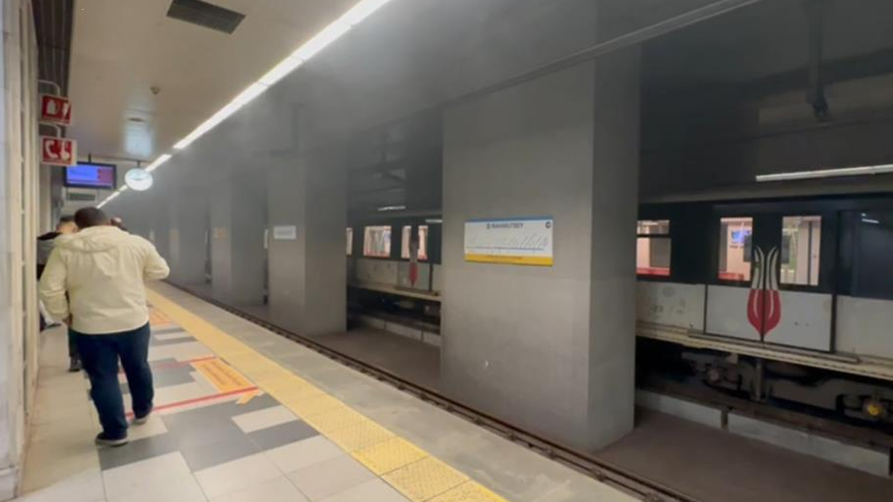 Şov yapacağına iş yap Nuri Aslan! İstanbul’daki metroda yangın paniği