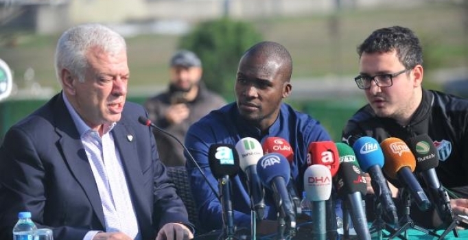 Sow, Bursaspor'a imzayı attı