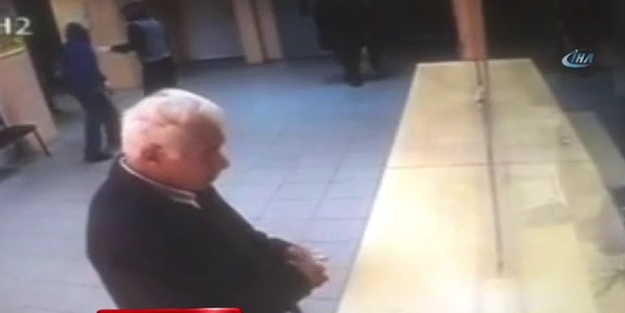 Bu amca soygun anında yaptığıyla şok etti!