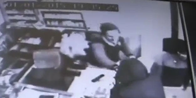 Soygun için girdiği marketten bakın nasıl çıktı!