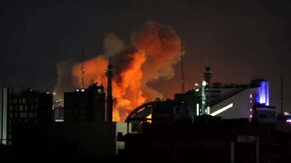 Soykırımcı İsrail ve ABD’den İran'da katliam: Yıkımın boyutu büyüyor!