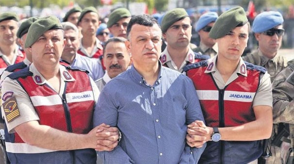 Söyledikleri ile savcıyı çileden çıkardı! Sana bunları o mu söyletiyor…