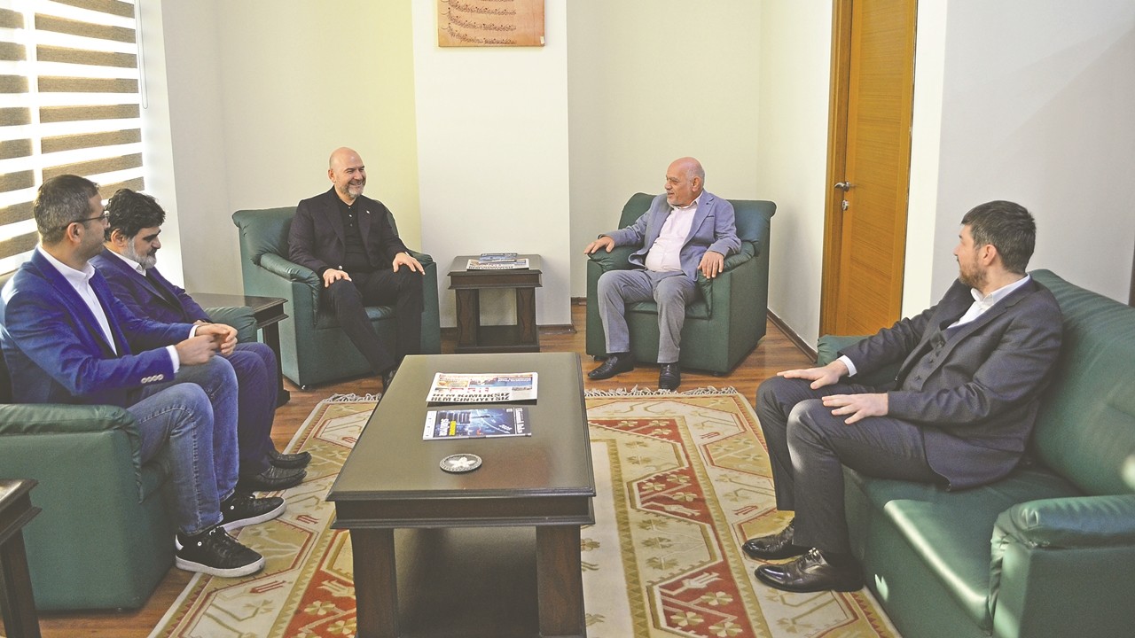 Soylu’dan Akit’e ziyaret