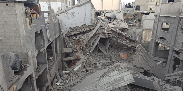 Soysuz İsrail bombalardan kaçan sivilleri sığındıkları kampta vurdu