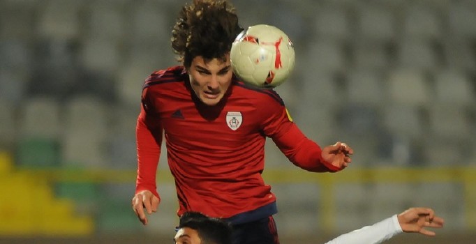 Söyüncü son iki hafta forma giymeyecek