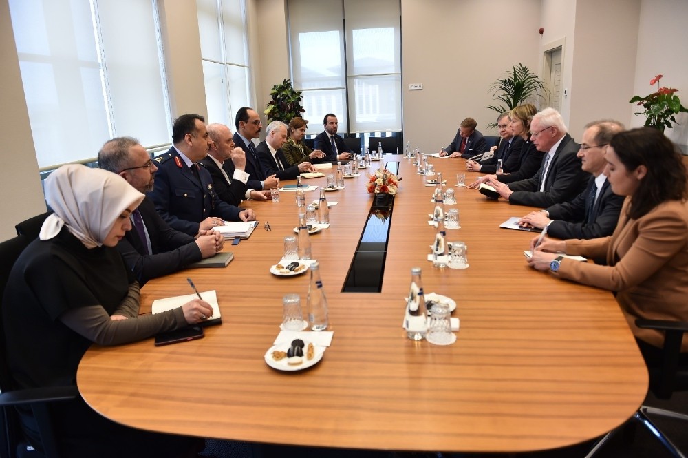 Sözcü Kalın, Carft ve Jeffrey ile görüştü 