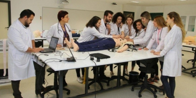 Sözcü'nün "Çömez" yazarı yerden yere vurmuştu: Tıp eğitiminde Harvard’ı yakaladık!