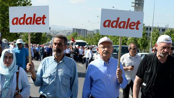 Sözde adalet yürüyüşünde dikkat çeken isimler!