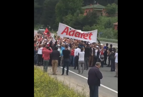 Sözde adalet yürüyüşünden komik görüntüler!