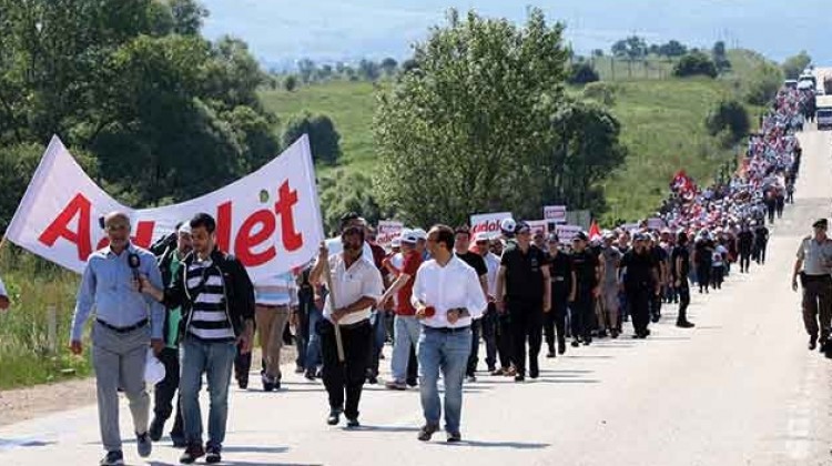 Sözde adalet yürüyüşüne FETÖ'den destek