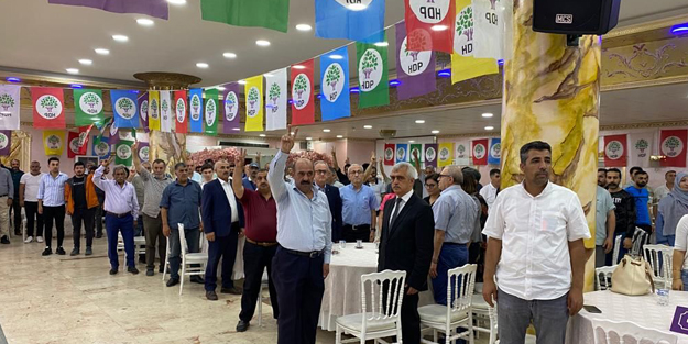 Sözde 'Kürdistan şehitleri' için saygı duruşuna davet etti, hapsi boyladı!
