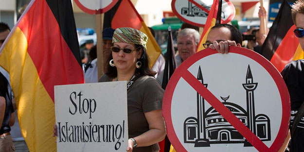 Sözde özgürlükçü Batı'nın kirli yüzü! Almanya'da Müslüman düşmanlığı artıyor
