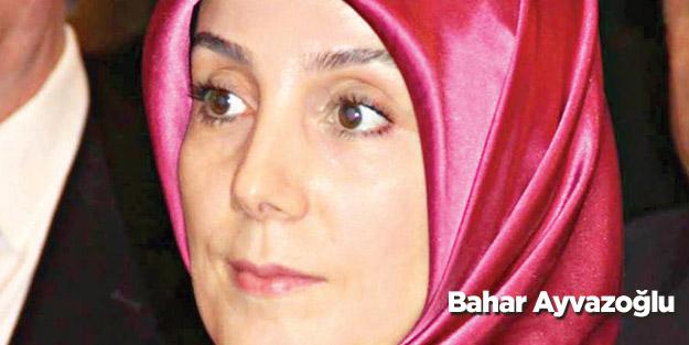 Sözde sanatçılar annelere kör!