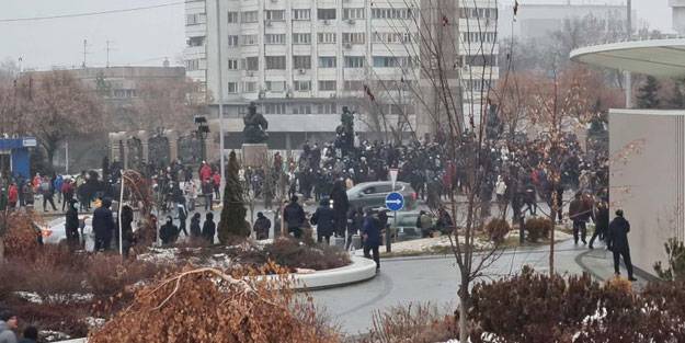 Sözde sol yine CIA tarafını seçti
