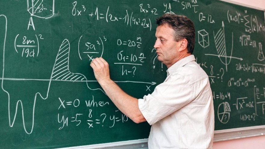 Sözleşmeli öğretmen sözlü mülakat sınavı en düşük puanı kaç?