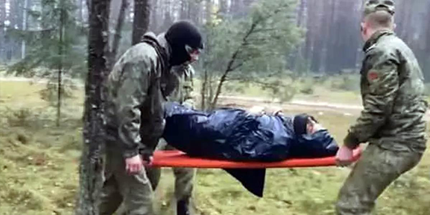 Sözün bittiği yer! Polonya, ölüm döşeğindeki Suriyelileri öldüresiye dövdü!