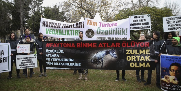Sözünü tutmayan Ekrem İmamoğlu'na karşı İBB önündeki fayton eylemi 6. gününde!