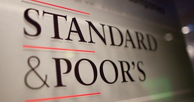 S&P AB'nin kredi notunu düşürdü