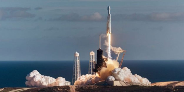 SpaceX askeri uydu fırlattı! Perde arkasında ne var?