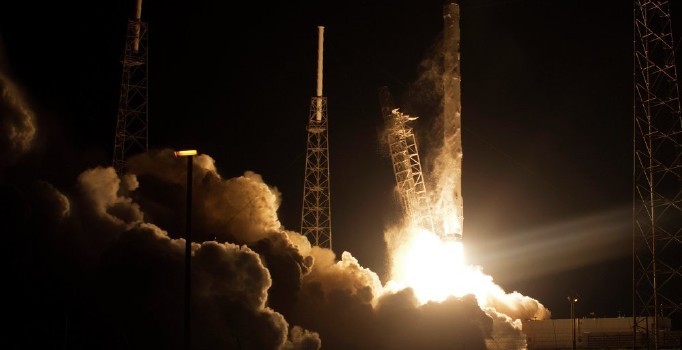 SpaceX gözlem uydusunu uzaya gönderdi