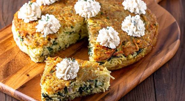 Spagetti makarna keki nasıl yapılır? Spagetti makarna keki tarifi