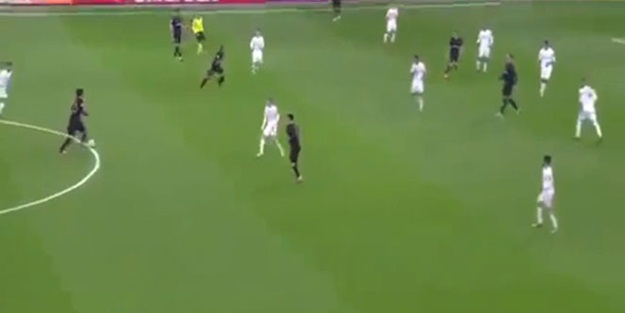 Canlı yayında bu da oldu: Spiker...