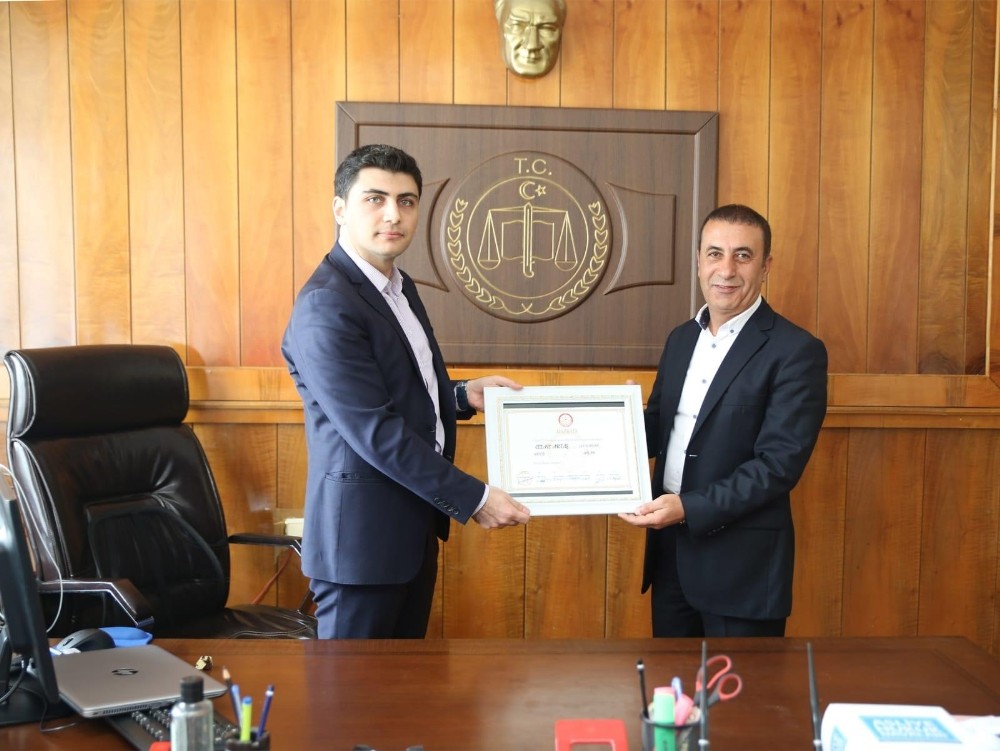 SP’li Aktaş mazbatasını aldı 