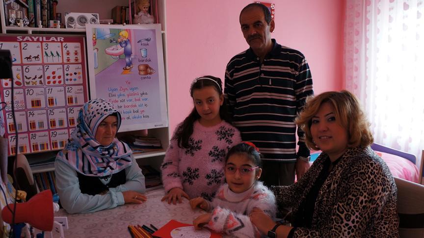 SP'li küçük kız yaşam sevinciyle örnek oluyor