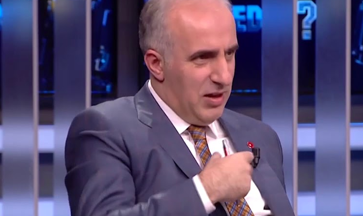 SP’li yazar, nankörlükte zirve yaptı