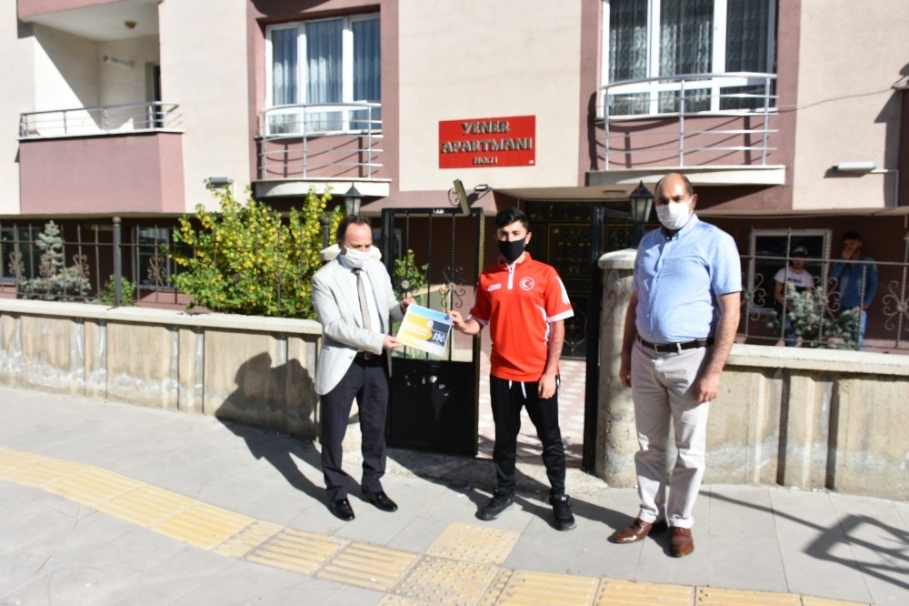 Spor bilgi yarışması şampiyonlarına ödül 