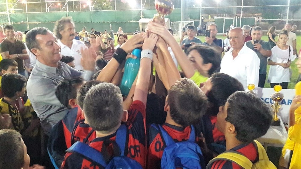 Spor Okulları Yaz Ligi’nde kupa heyecanı yaşandı 