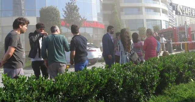 Spor salonunda korkutan yangın