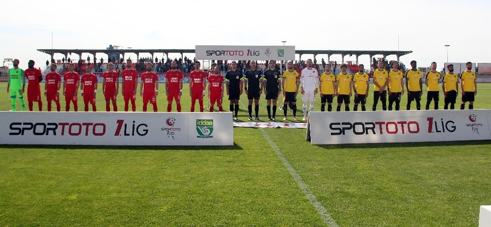 Spor Toto 1. Lig: Ümraniyespor: 1 - İstanbulspor: 3 