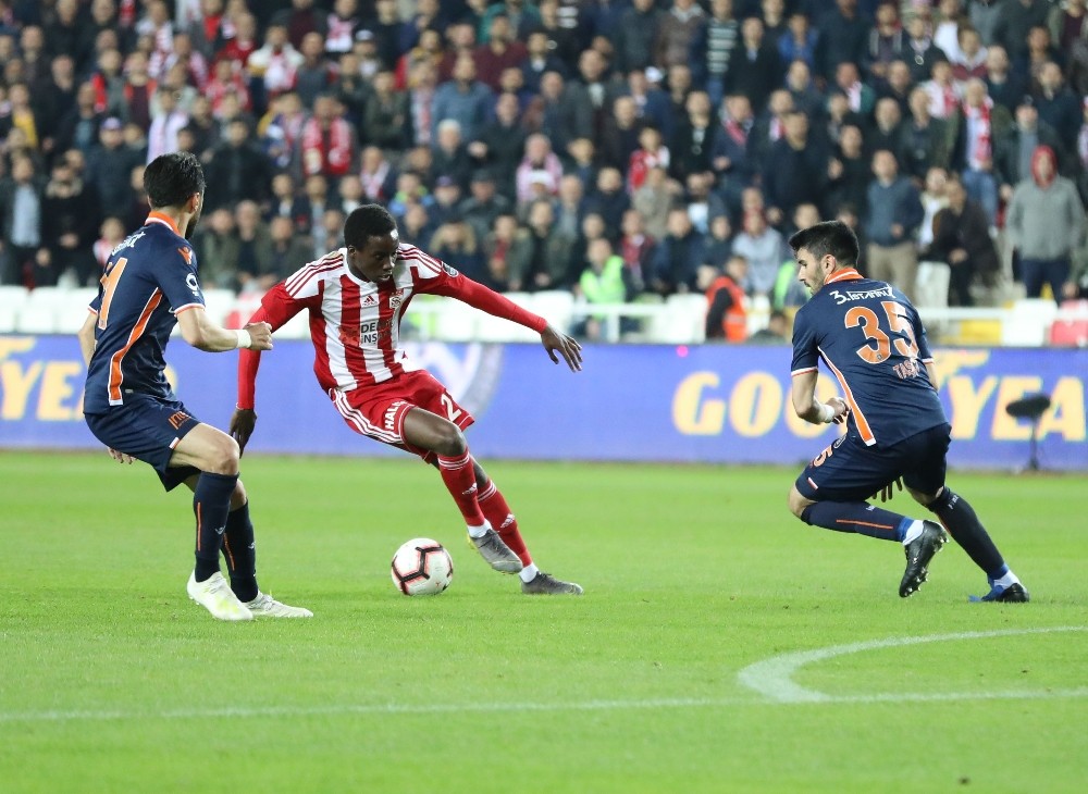 Spor Toto Süper Lig: DG Sivasspor: 0 - Medipol Başakşehir: 0 (Maç sonucu) 