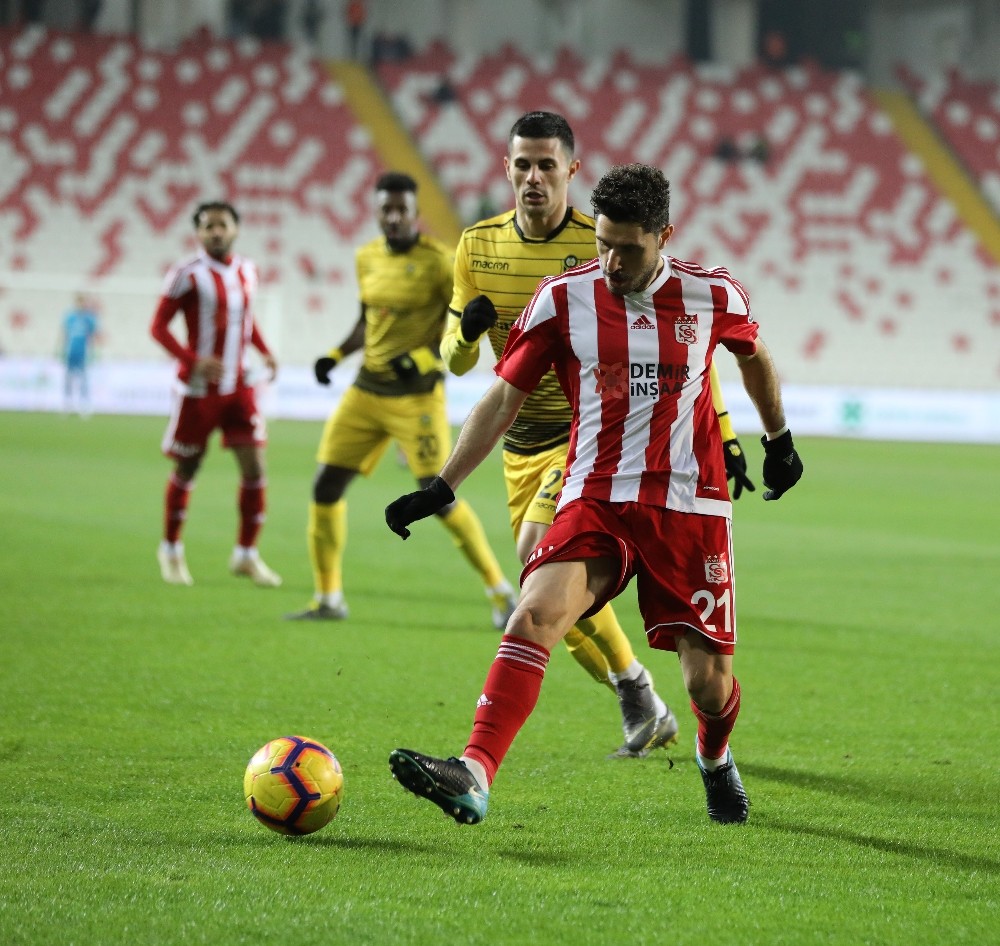 Spor Toto Süper Lig: DG Sivasspor: 2 - Evkur Yeni Malatyaspor: 0 (İlk yarı) 