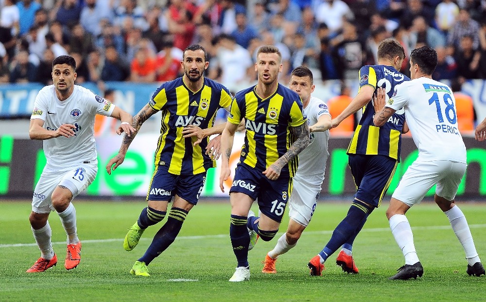 Spor Toto Süper Lig: Kasımpaşa: 1 - Fenerbahçe: 1 (İlk yarı) 