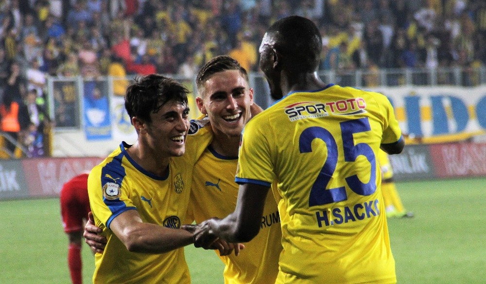 Spor Toto Süper Lig: MKE Ankaragücü: 2 - Sivasspor: 0 (İlk yarı) 
