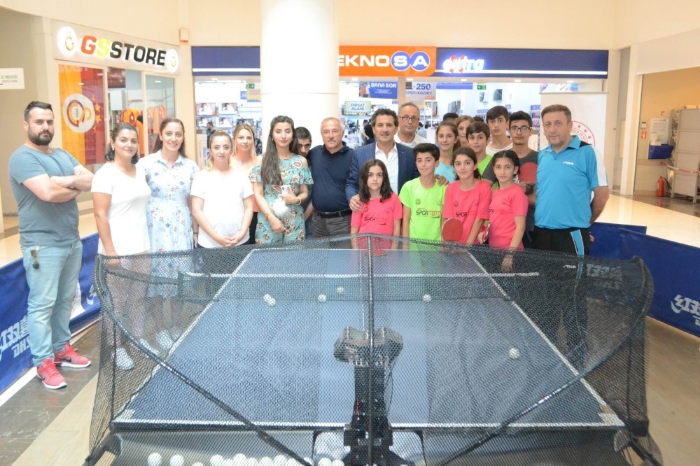 Sporculardan AVM’lerde gösteri 