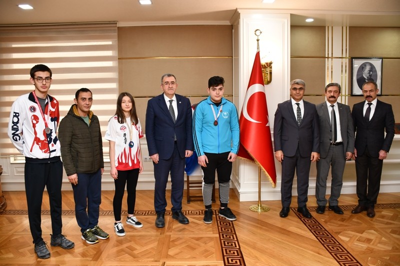 Sporculardan Vali Gürel’e ziyaret 