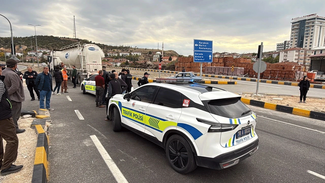 Sporcuları taşıyan araç TIR'la çarpıştı!