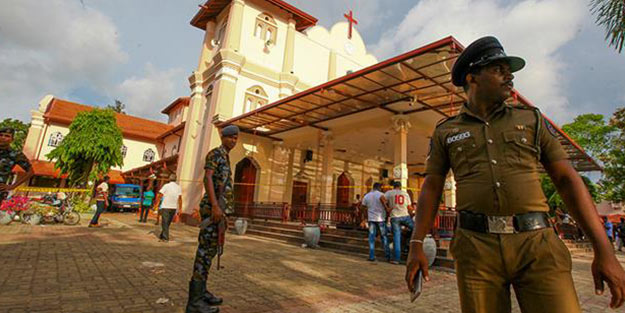 Sri Lanka'da polis ile bir grup arasında çatışma