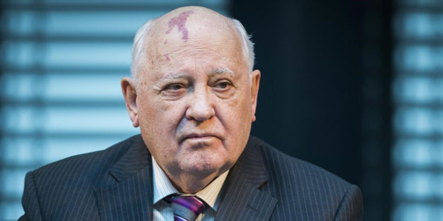 SSCB'nin tabutuna çivi çakıp Batı'ya teslim eden Mihail Gorbaçov öldü
