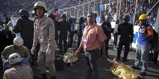 Stadyumda izdiham yaşandı! 1 ölü 40 yaralı