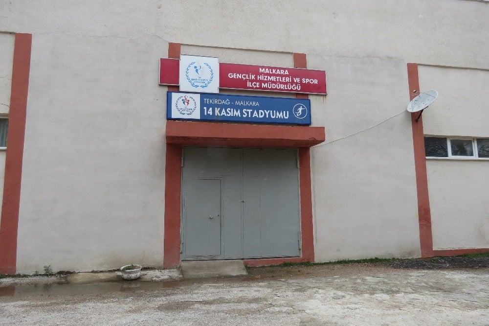 Stadyumun soyunma odasından çamaşır makinesini çaldılar 