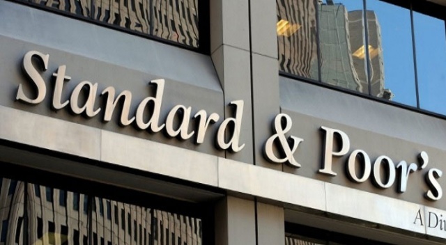 Standard & Poor's, Fransa'nın kredi notunu teyit etti