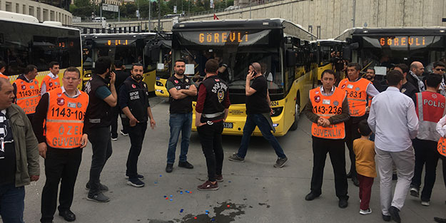 Statta toplanan Beşiktaş taraftarı derbi için yola çıktı