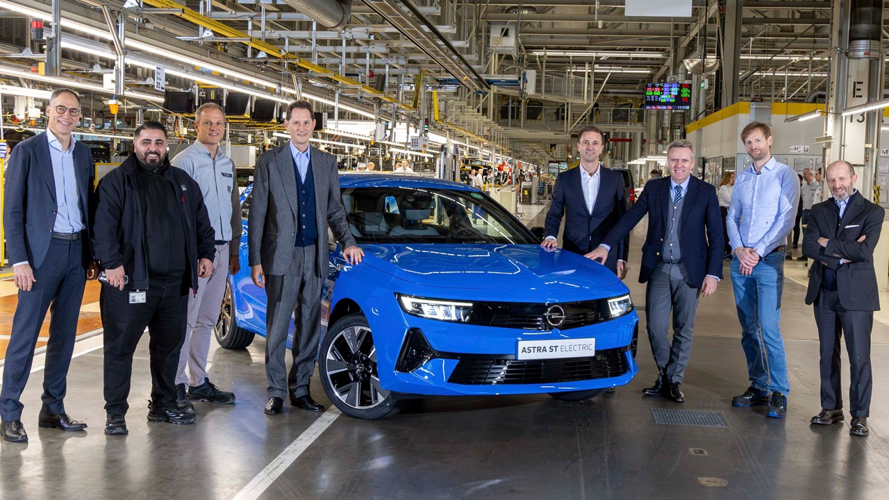 Stellantis’ten Opel’e üst düzey ziyaret! Elektrikli geleceğe güçlü taahhüt